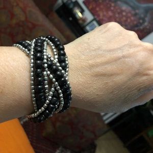 Intertwined Black and Silver Beads Bracelet